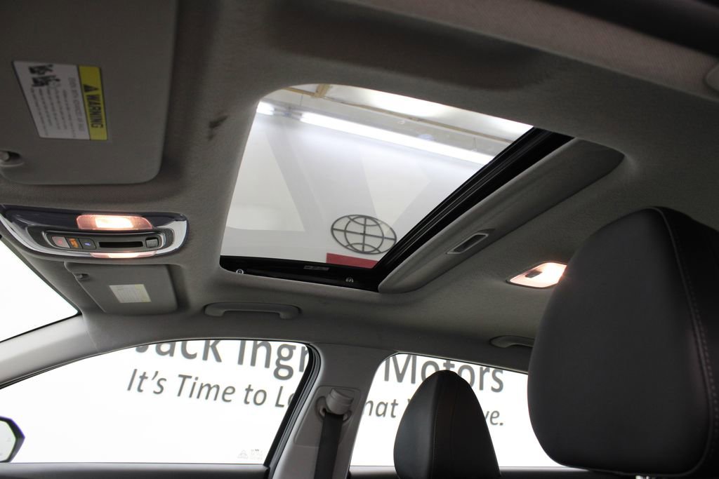 Used 2024 Hyundai Elantra Limited FWD image 14