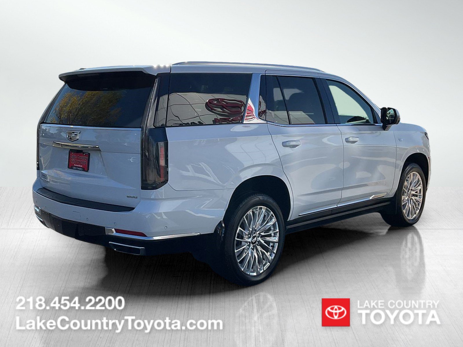 Used 2026 Cadillac Escalade Luxury w/ LPO, Floor Liner Package AWD/4WD image 5
