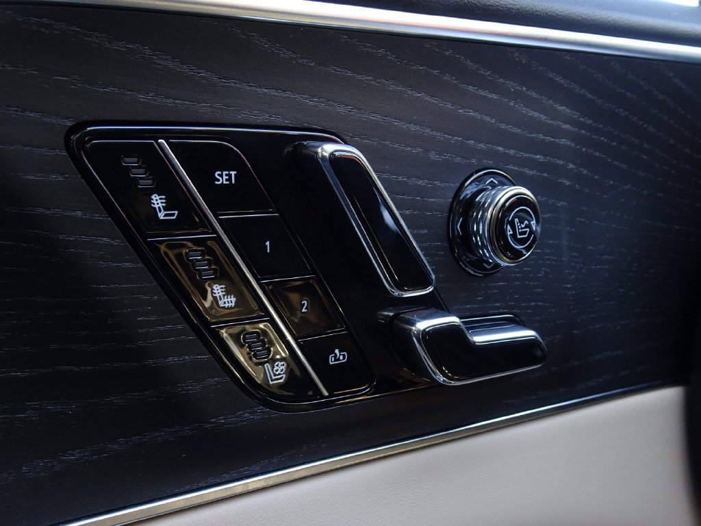 Used 2026 Cadillac Lyriq Signature Luxury w/ Nappa Leather Package AWD/4WD image 21