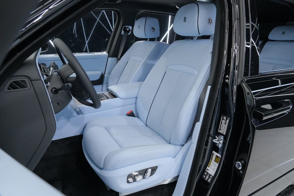 Used 2026 Rolls-Royce Cullinan image 34