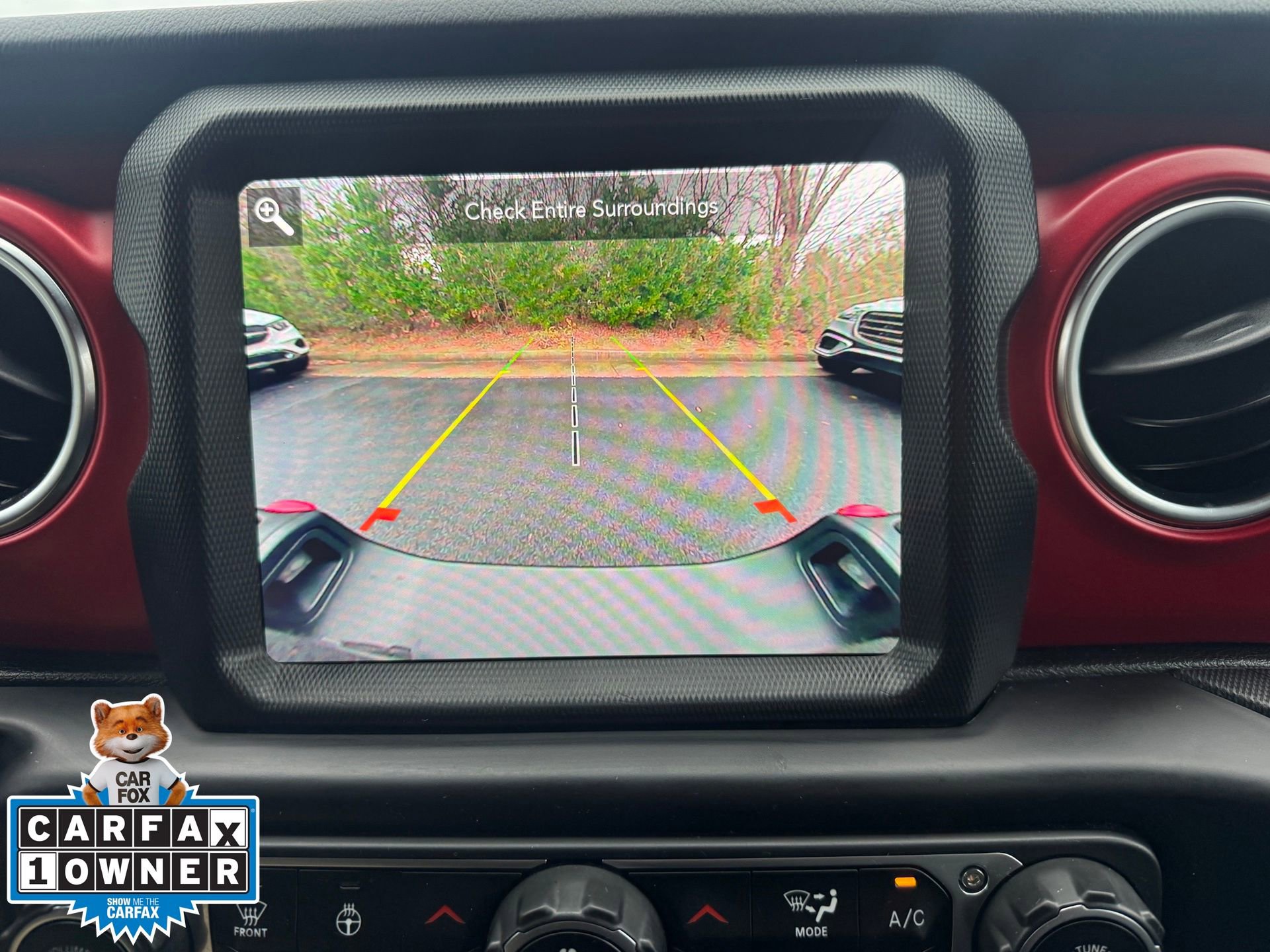 Used 2023 Jeep Gladiator Rubicon w/ Cold Weather Group image 13