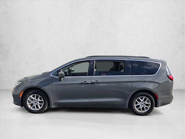 Used 2022 Chrysler Pacifica Touring-L FWD image 2