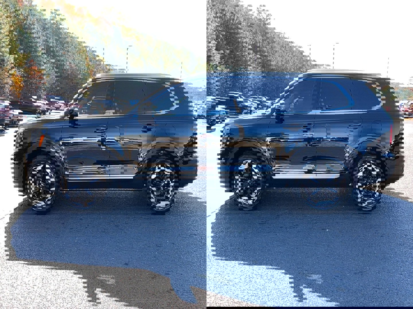 Used 2023 Kia Telluride EX w/ EX Captain's Chair Package image 8