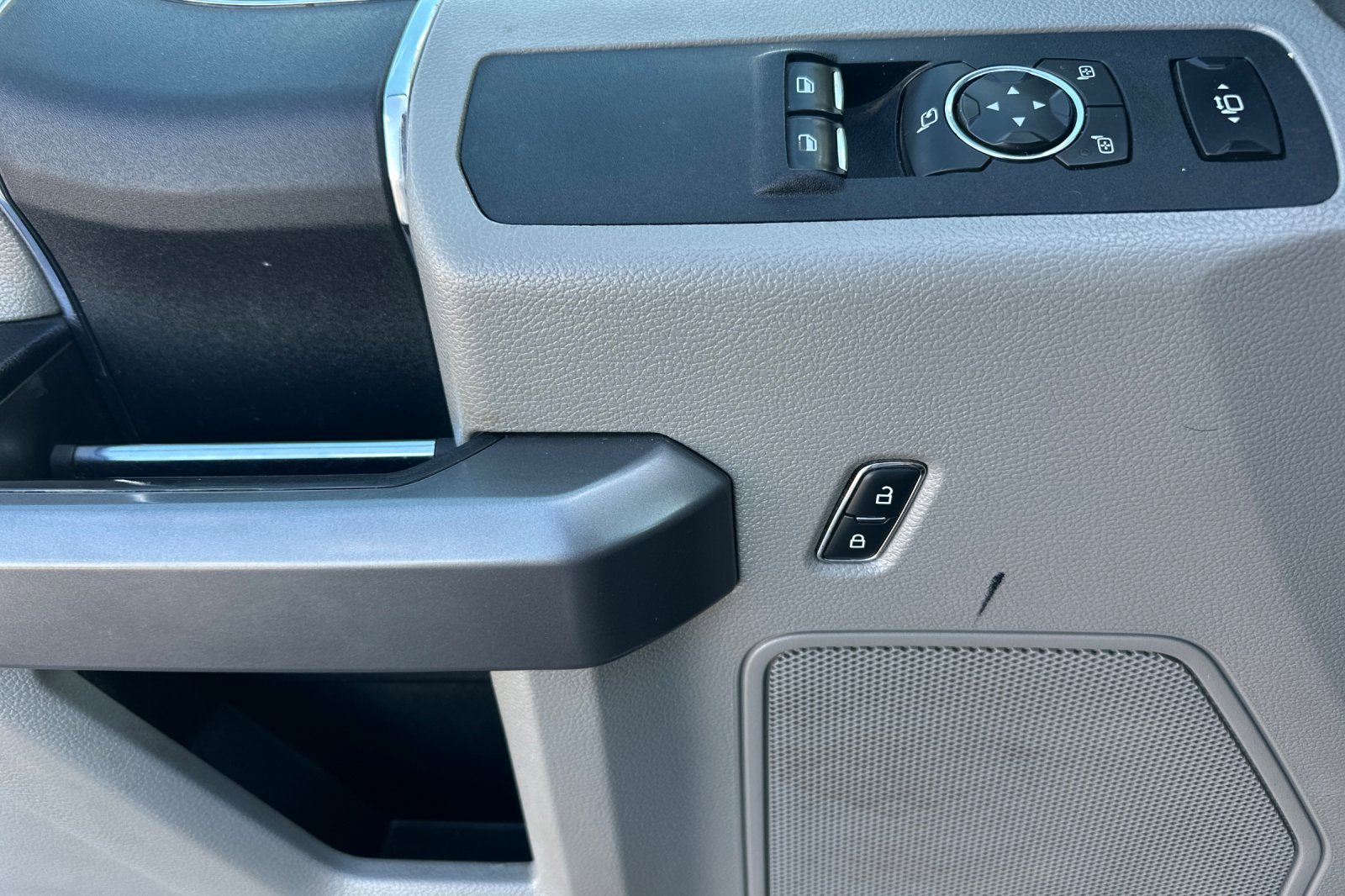 Used 2020 Ford F250 XLT w/ XLT Value Package image 11