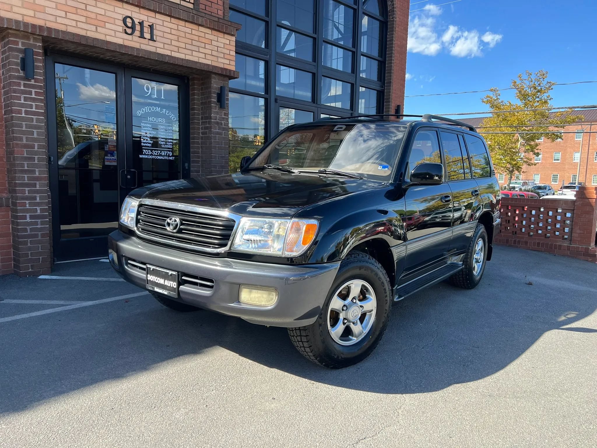 Used 2002 Toyota Land Cruiser AWD/4WD image 2