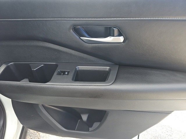 Used 2023 Nissan Pathfinder SL image 14