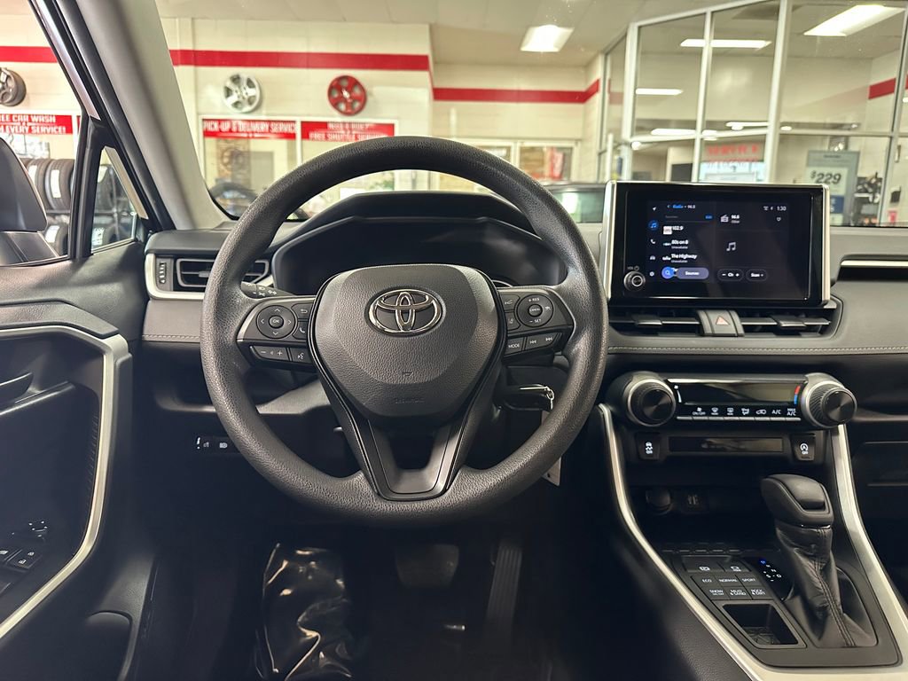 Used 2023 Toyota RAV4 LE AWD/4WD image 14