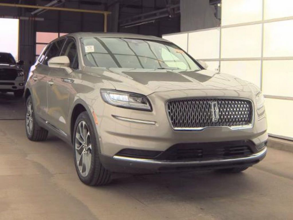 Used 2023 Lincoln Nautilus Reserve w/ Equipment Group 201A AWD/4WD image 4