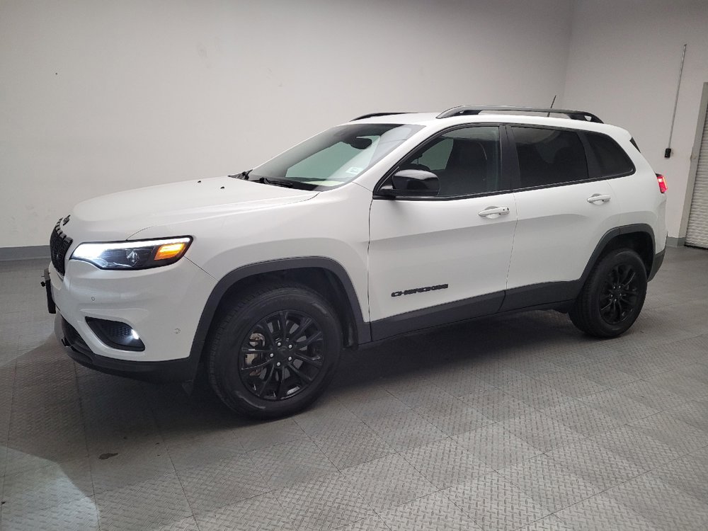 Used 2023 Jeep Cherokee Altitude Lux image 2