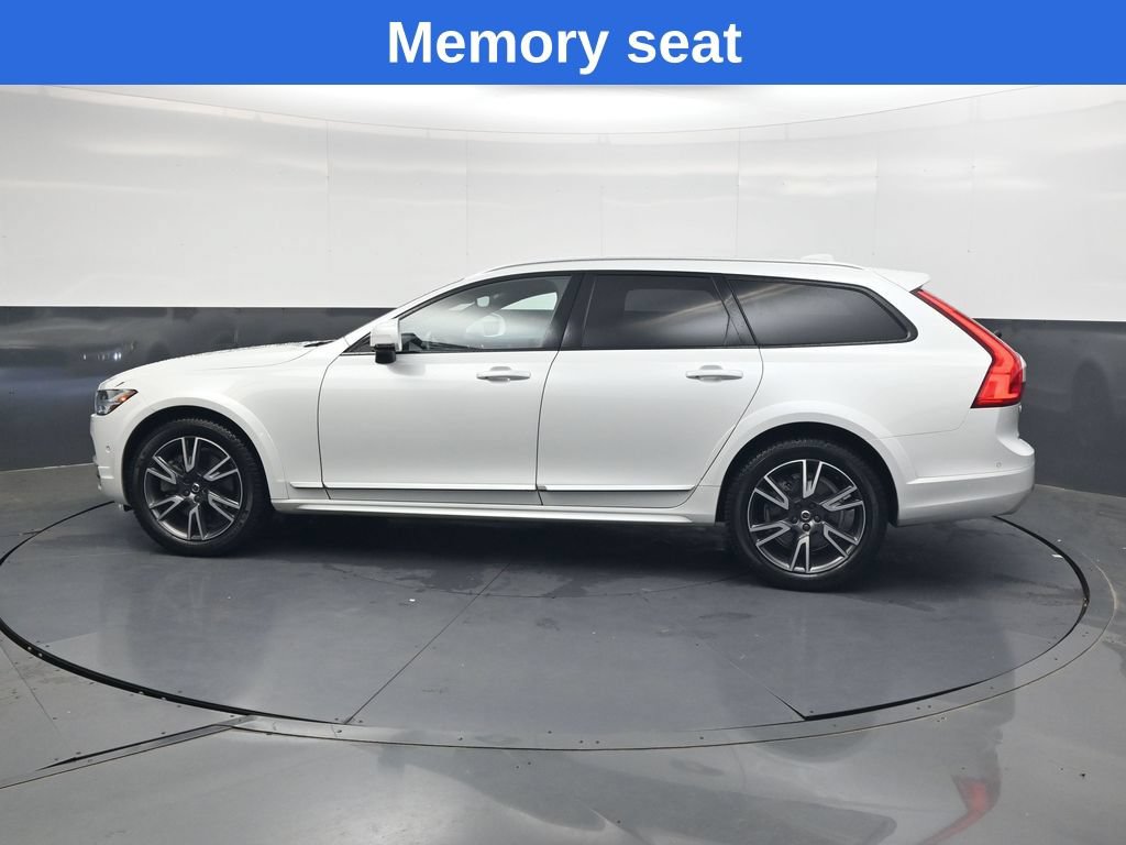 Used 2018 Volvo V90 T6 Cross Country w/ Convenience Package AWD/4WD image 7