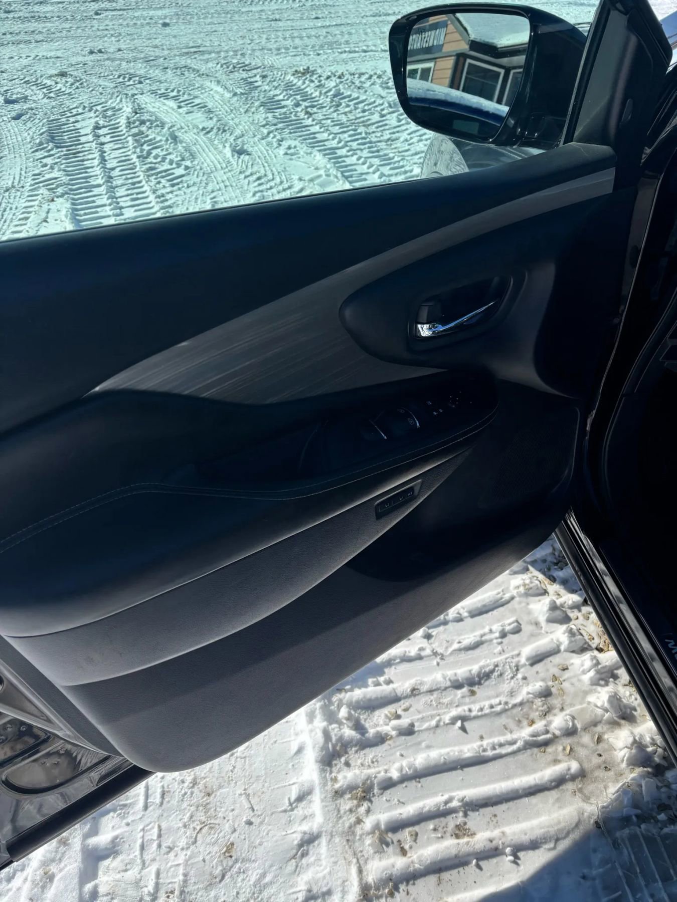 Used 2015 Nissan Murano Platinum w/ Cargo Package image 9