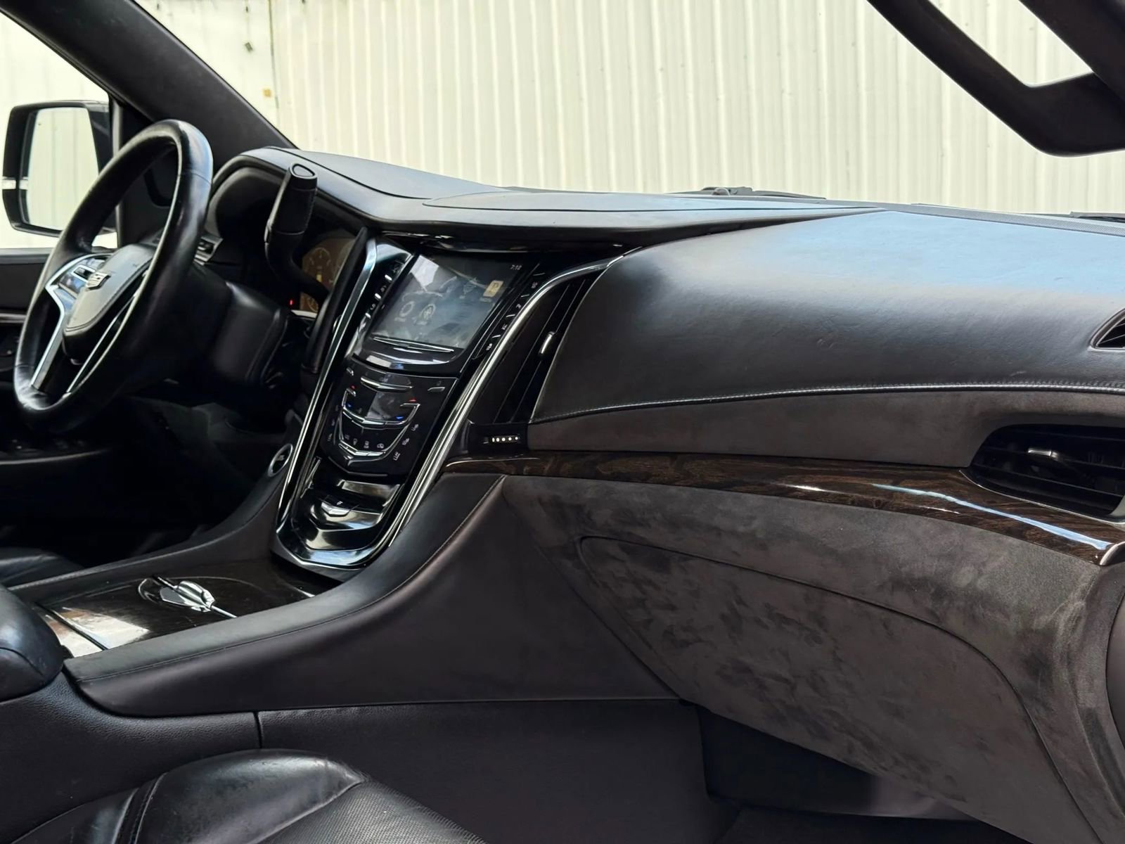 Used 2015 Cadillac Escalade ESV Platinum image 25