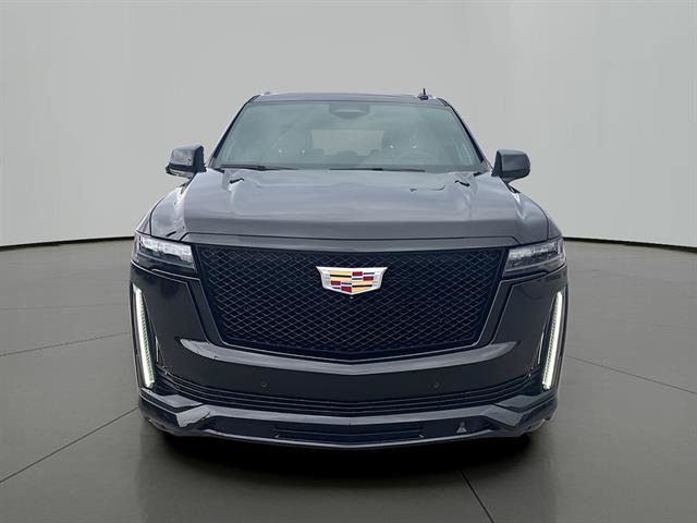 Certified 2022 Cadillac Escalade Sport Platinum w/ Heavy-Duty Trailer Package AWD/4WD image 8