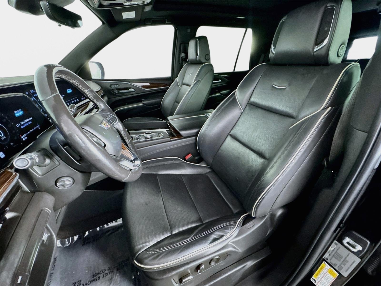 Used 2023 Cadillac Escalade Premium Luxury RWD image 12