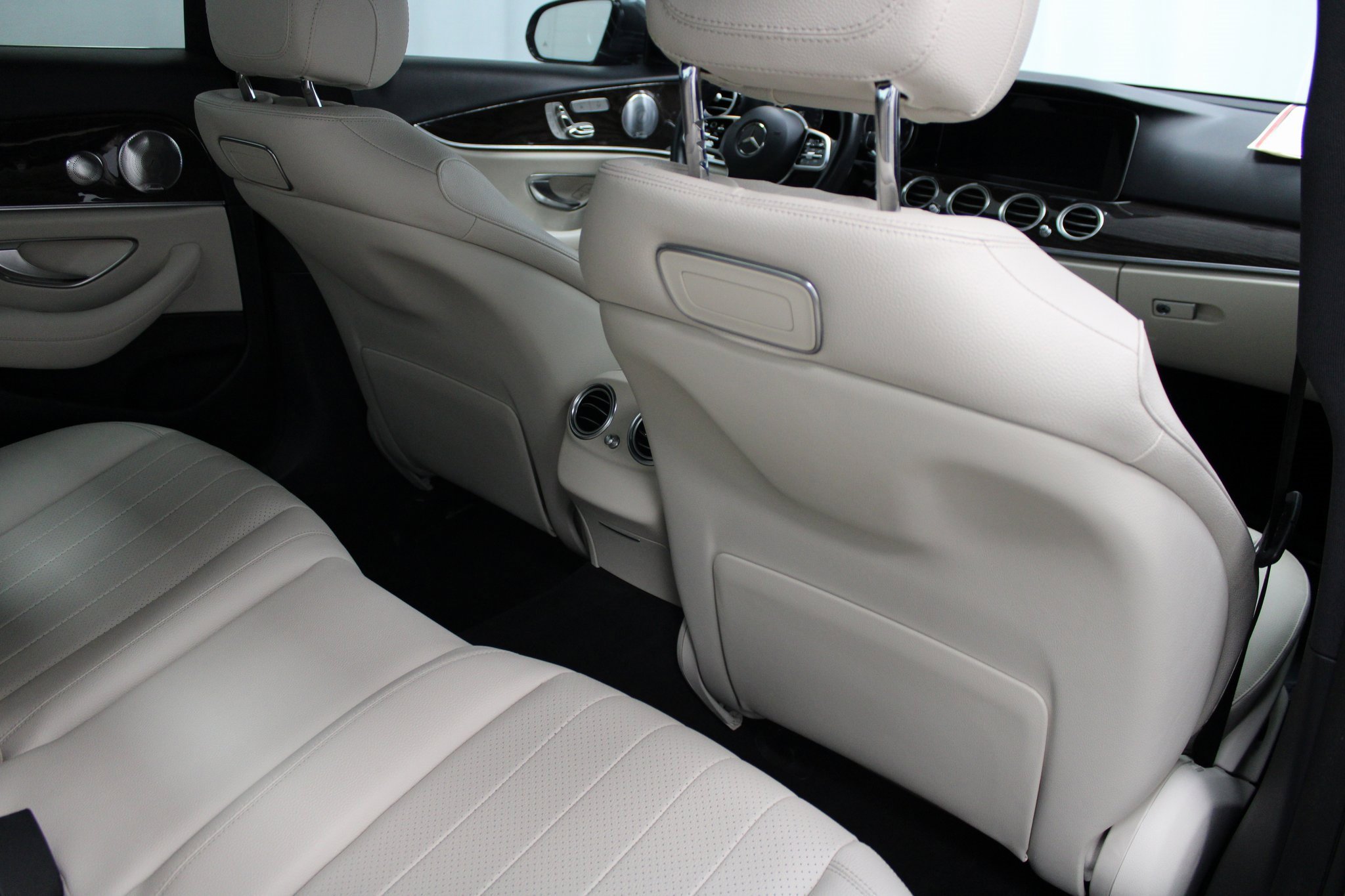 Used 2019 Mercedes-Benz E 450 4MATIC Sedan w/ Premium Package image 21