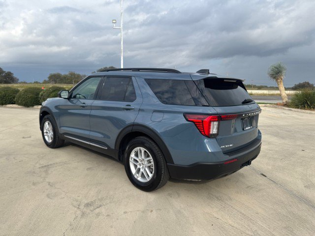 Used 2025 Ford Explorer Active image 11