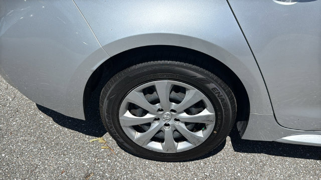 Used 2025 Toyota Corolla LE FWD image 12