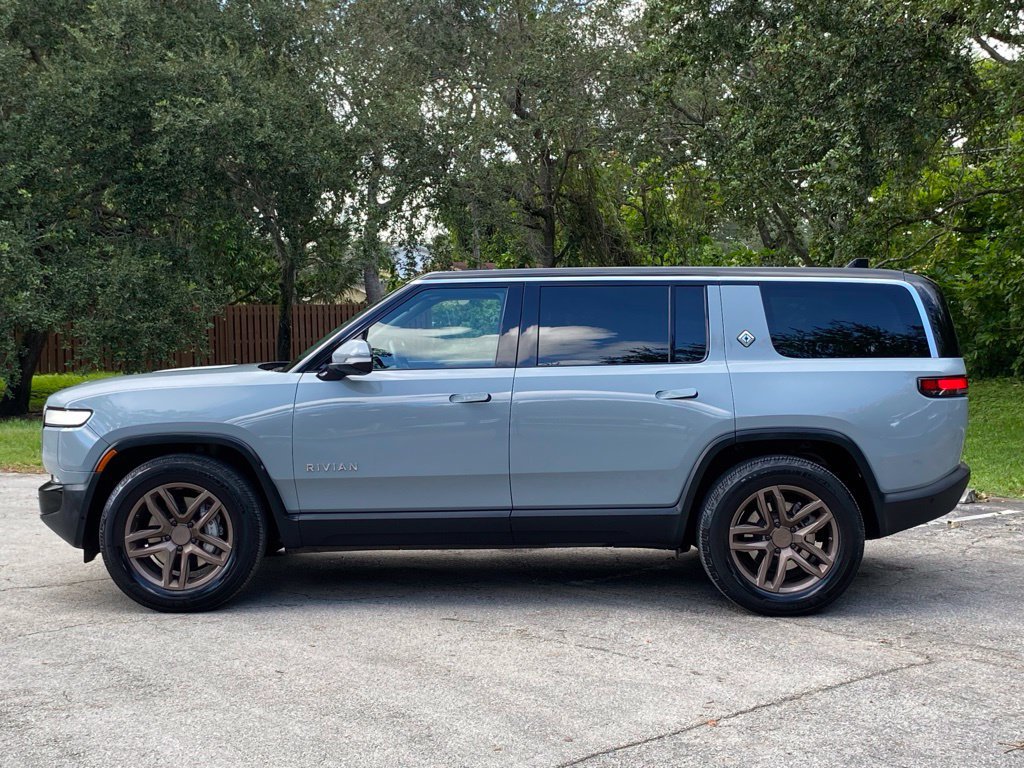 Used 2023 Rivian R1S Adventure Dual AWD/4WD image 5