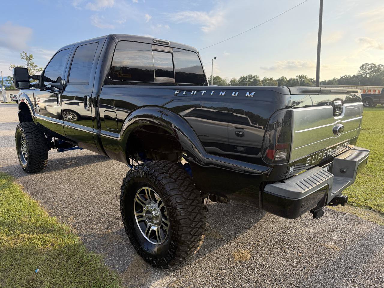 Used 2016 Ford F250 Platinum w/ FX4 Off-Road Package AWD/4WD image 4
