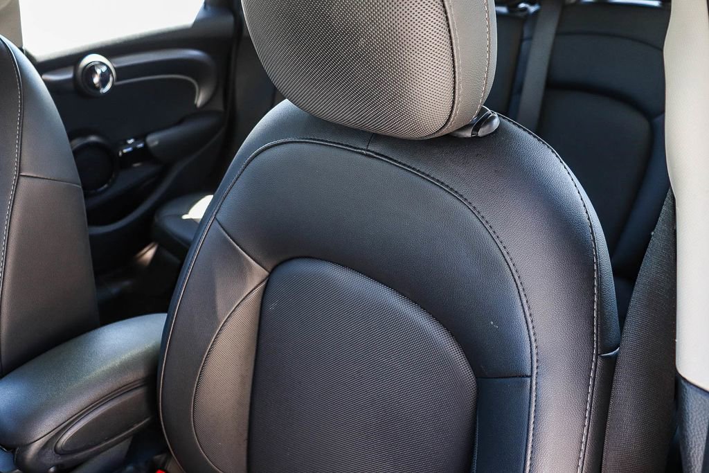 Used 2023 MINI Cooper 4-Door Hardtop image 34