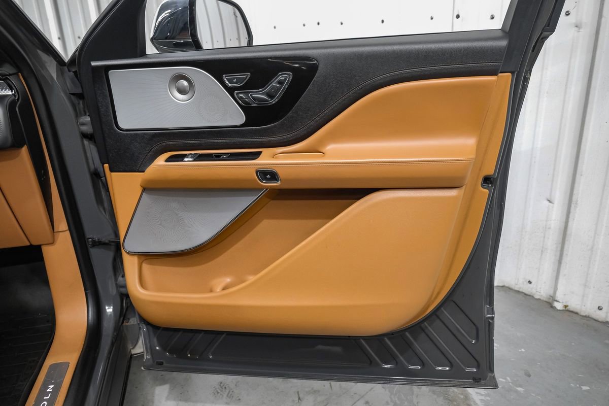 Used 2020 Lincoln Aviator Black Label Grand Touring w/ Class IV Trailer Tow Package image 47