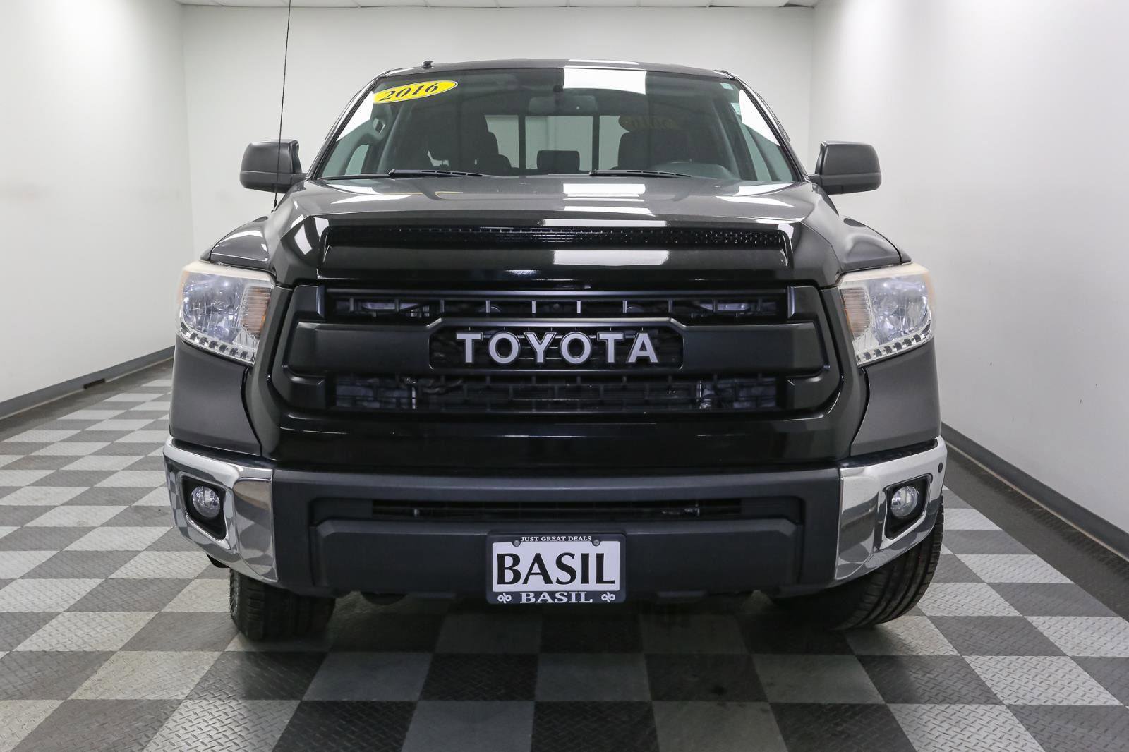 Used 2016 Toyota Tundra SR5 image 3