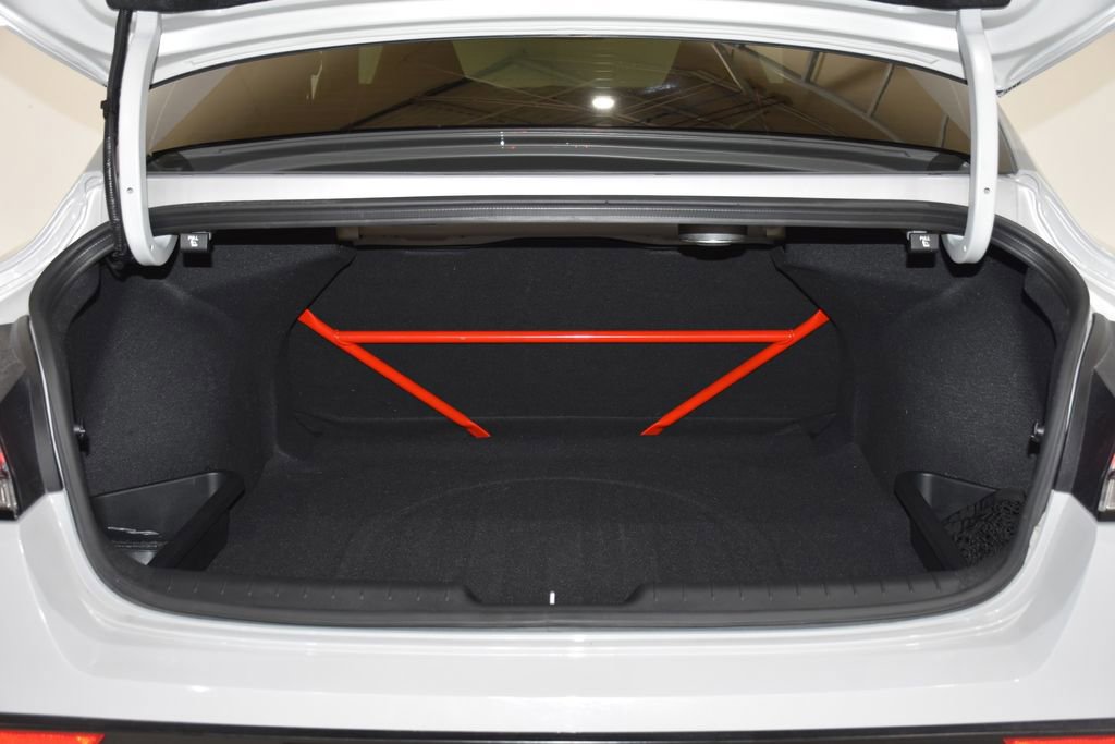 Used 2025 Hyundai Elantra N Base image 30