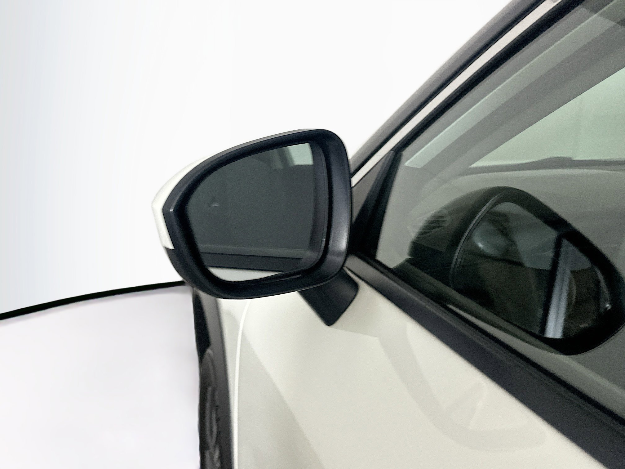 Used 2023 Nissan Rogue SV image 16