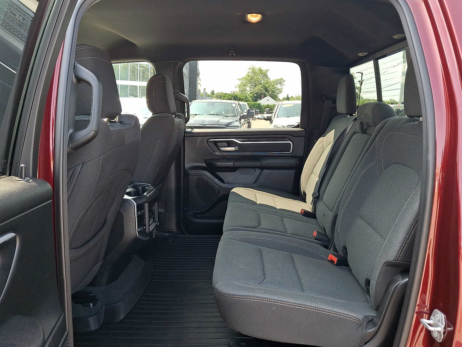Used 2022 RAM 1500 Big Horn AWD/4WD image 10