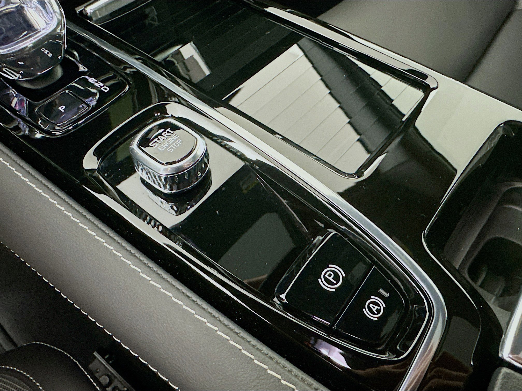 Used 2024 Volvo S60 T8 Plus w/ Climate Package image 26