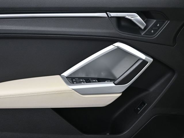 Used 2019 Audi Q3 2.0T Premium Plus w/ Premium Plus Package AWD/4WD image 11