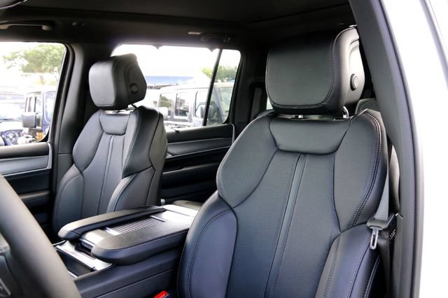 New 2026 Jeep Grand Wagoneer Limited AWD/4WD image 10