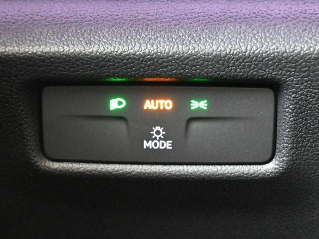 New 2026 Volkswagen Tiguan SE image 24