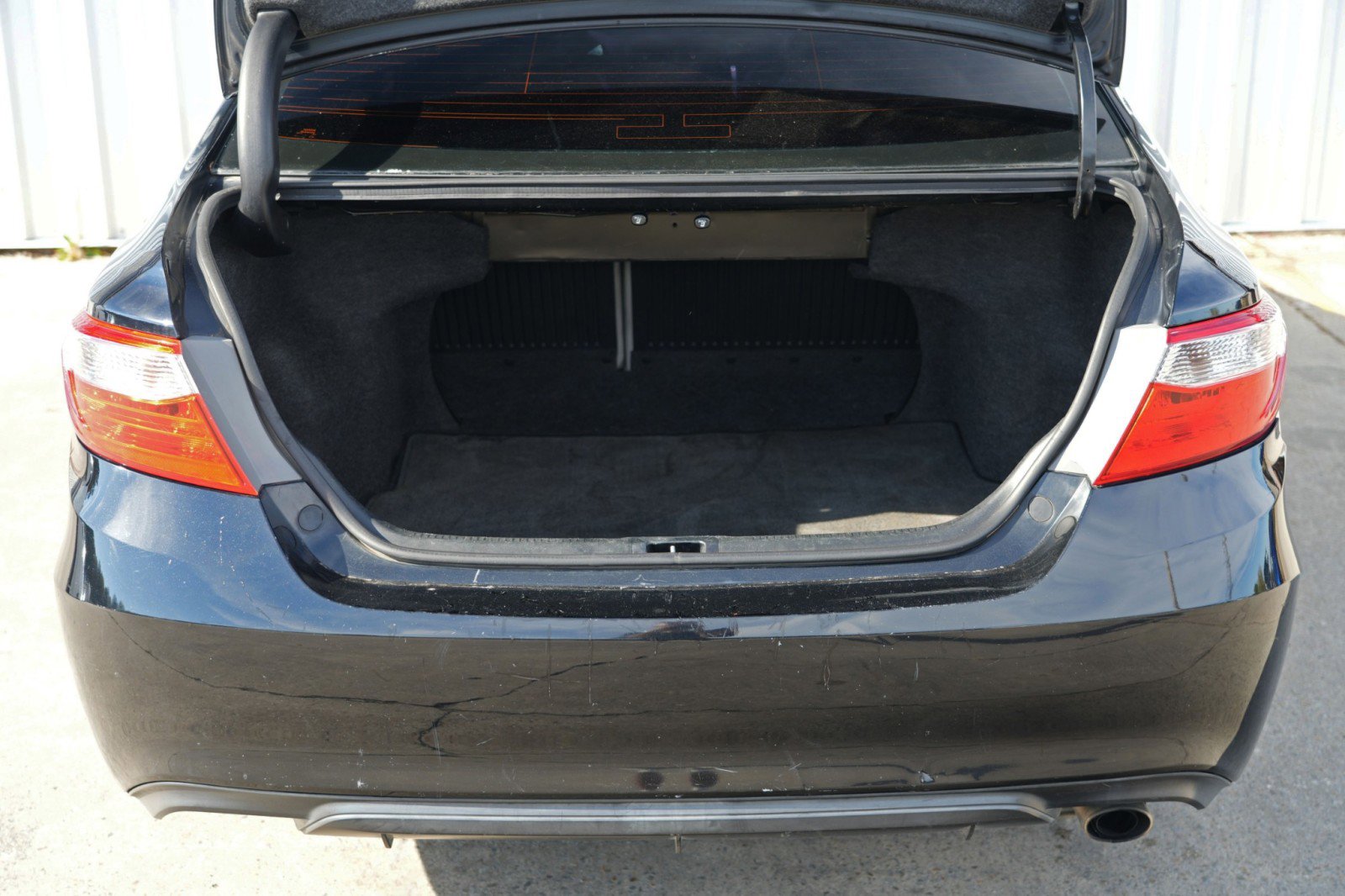 Used 2016 Toyota Camry SE image 8