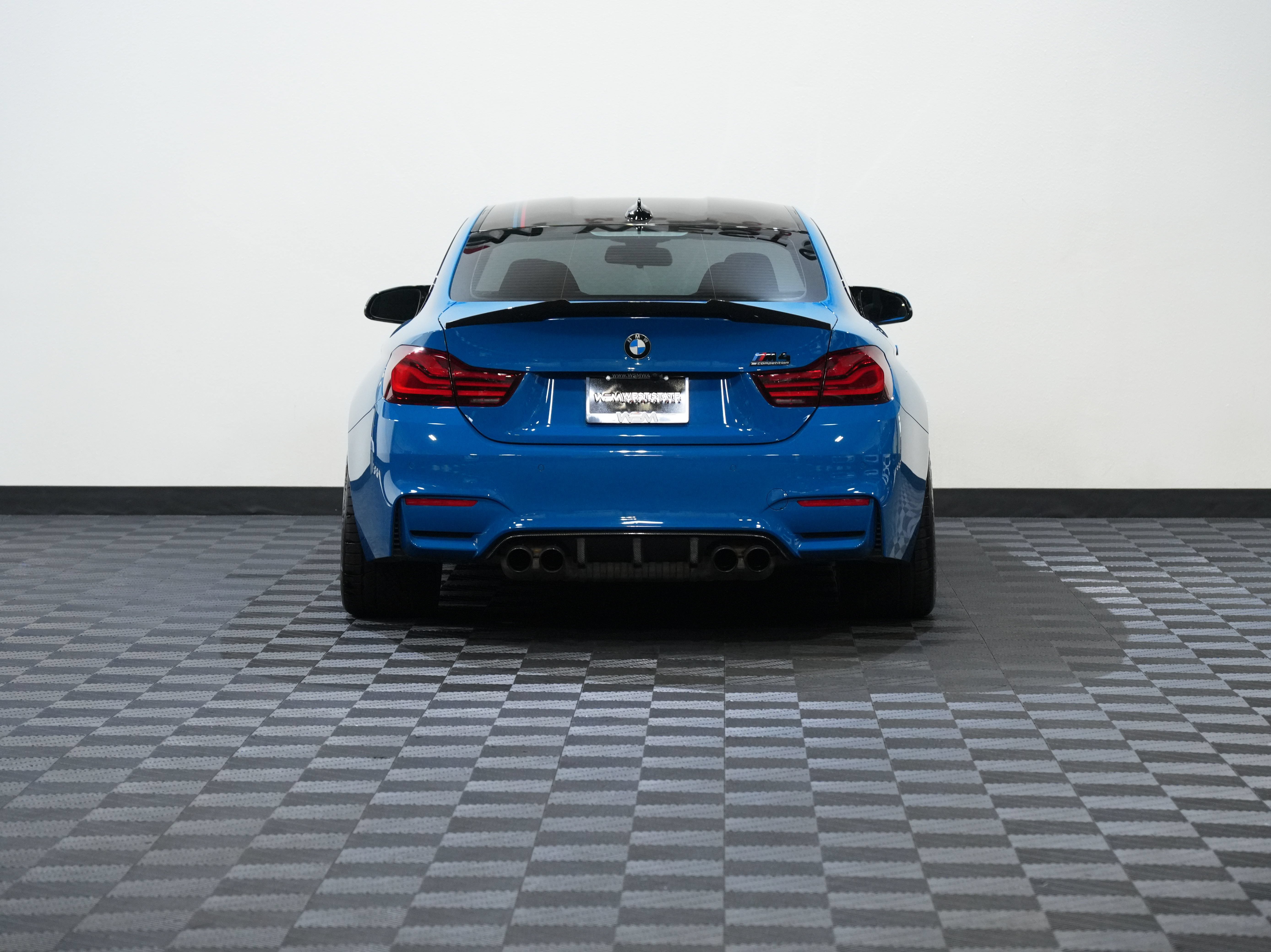 Used 2020 BMW M4 Coupe w/ Competition Package RWD image 7