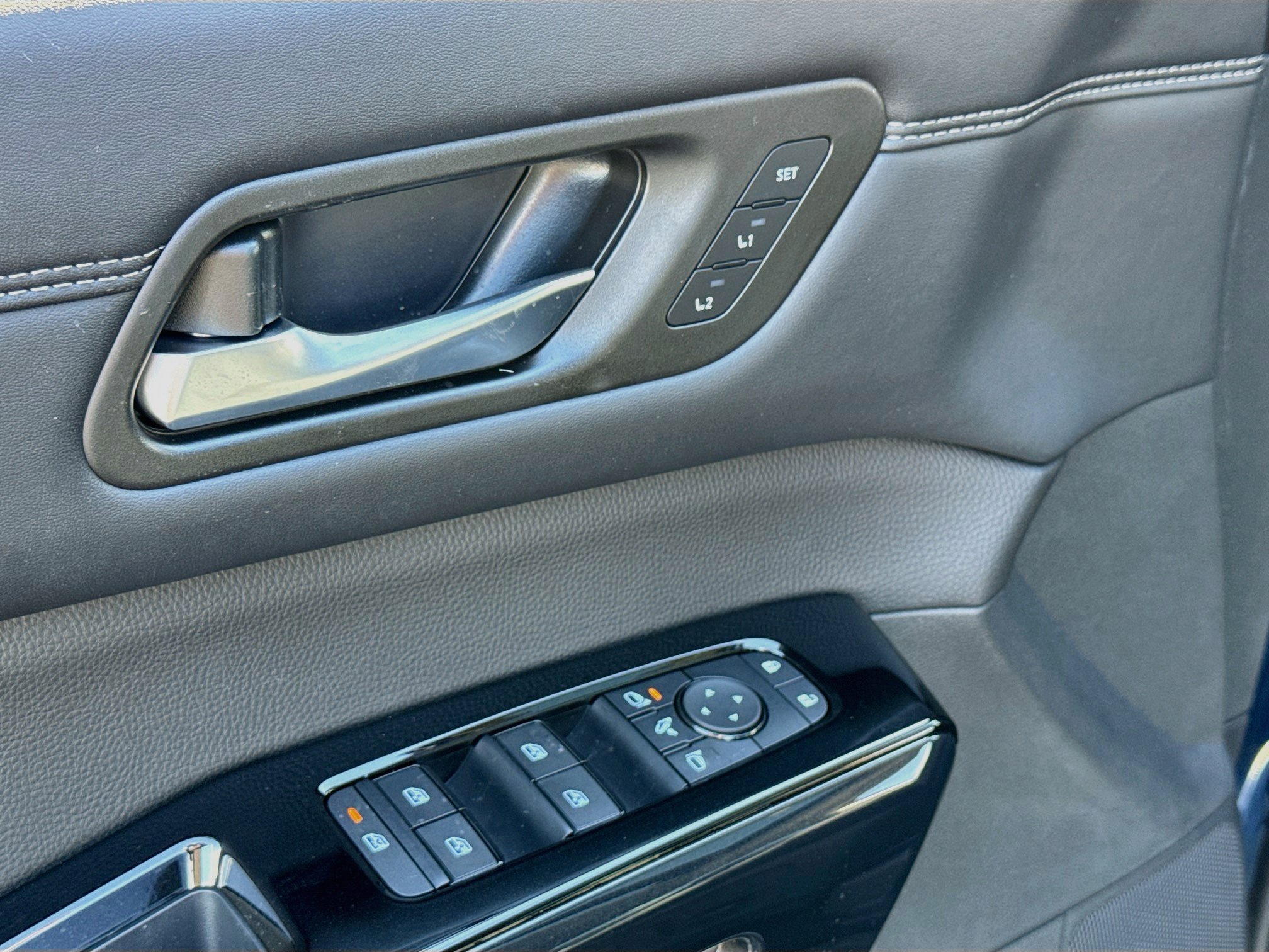 New 2026 Nissan Pathfinder Platinum AWD/4WD image 10