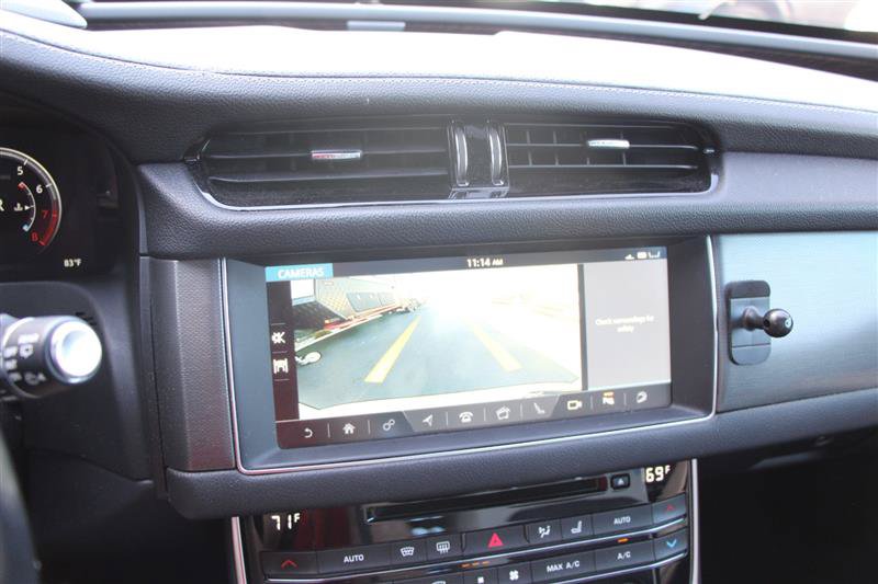 Used 2018 Jaguar XF S AWD/4WD image 47