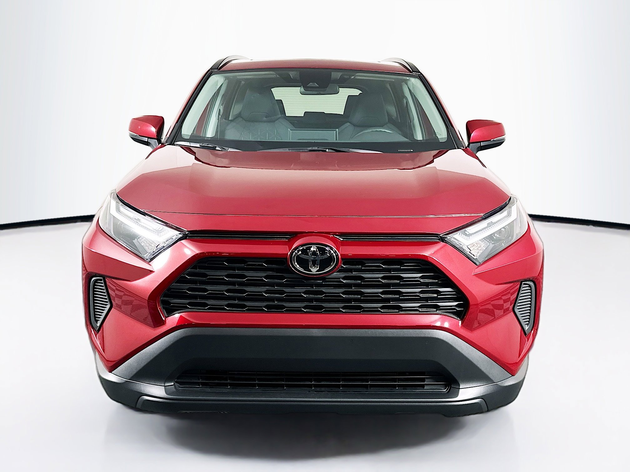 Used 2025 Toyota RAV4 XLE w/ Convenience Package FWD image 2