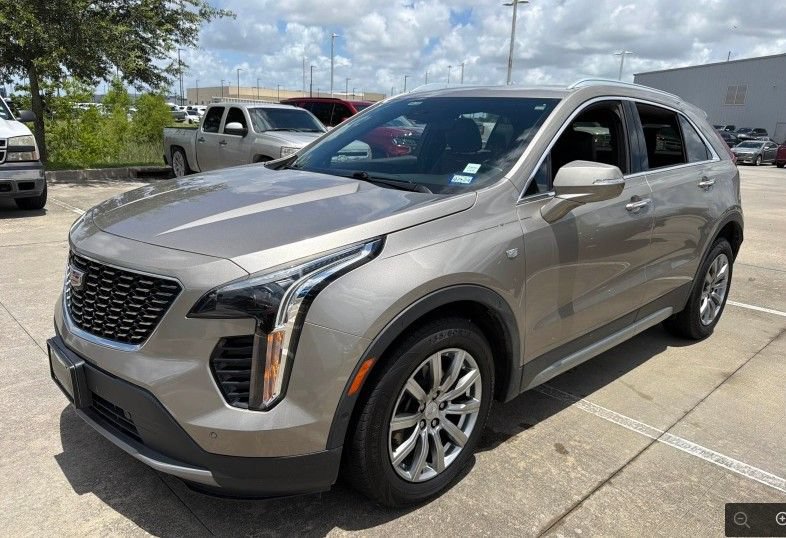 Used 2022 Cadillac XT4 Premium Luxury w/ Enhanced Visibility Package FWD image 1