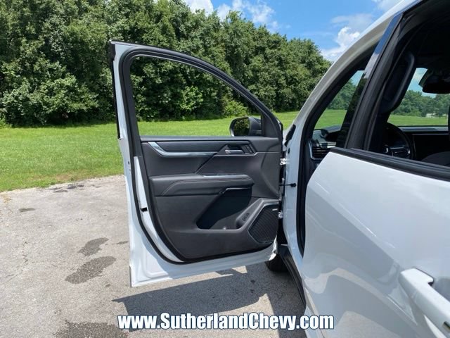 Used 2025 GMC Acadia Elevation FWD image 13