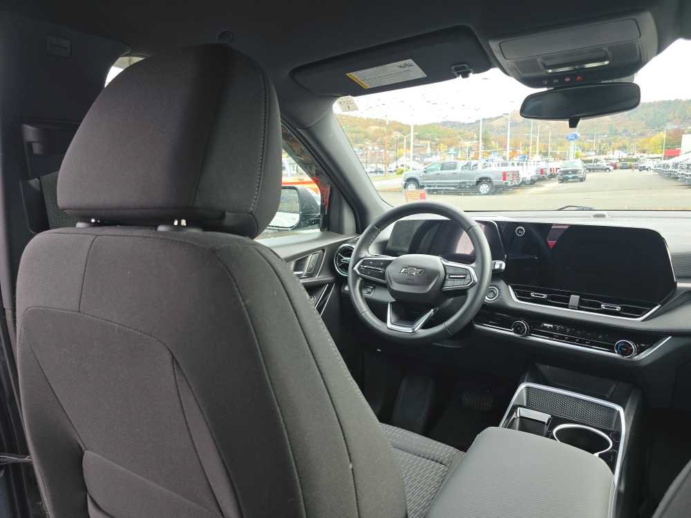 Used 2025 Chevrolet Equinox LT w/ Midnight Edition FWD image 10