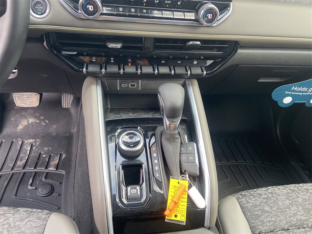 Certified 2024 Chevrolet Colorado ZR2 w/ Technology Package image 18