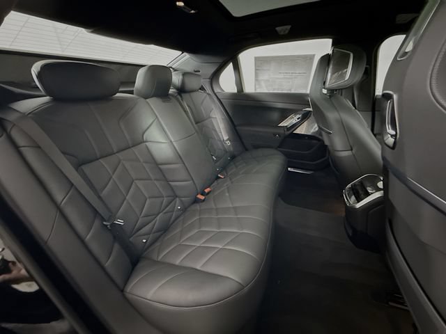 Used 2026 BMW 760i xDrive AWD/4WD image 29