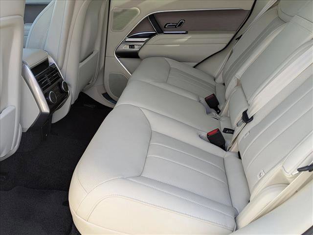 New 2026 Land Rover Range Rover SE AWD/4WD image 17