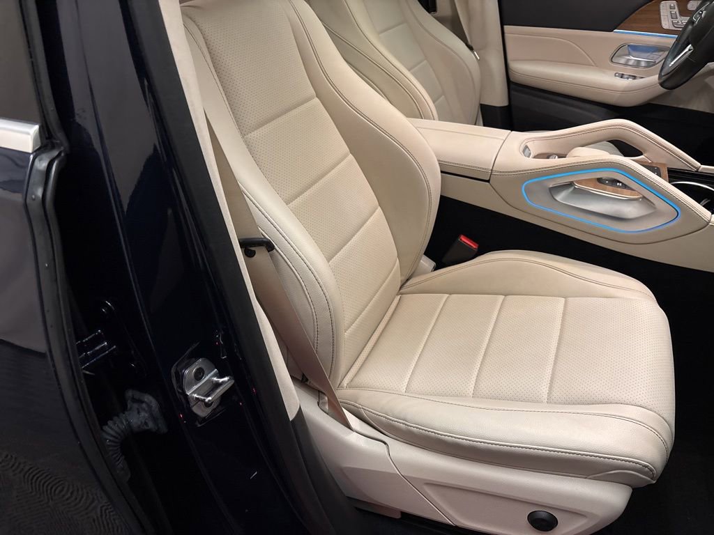 Used 2022 Mercedes-Benz GLS 450 4MATIC image 27