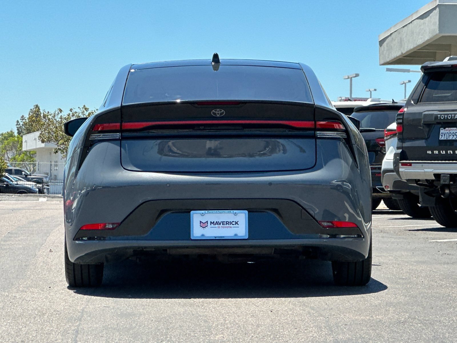 Used 2024 Toyota Prius Limited FWD image 4