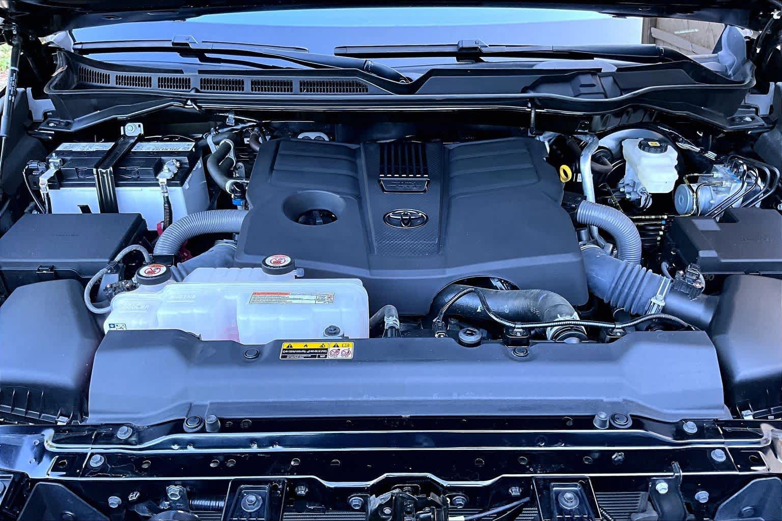 Used 2024 Toyota Tundra SR5 AWD/4WD image 32