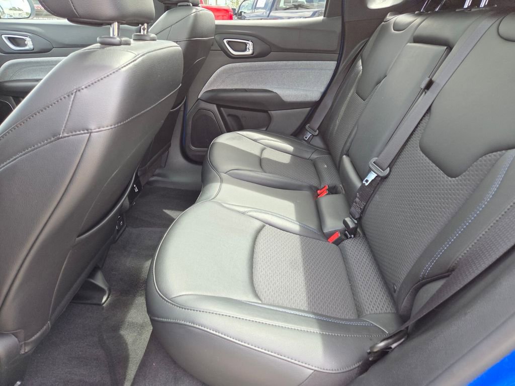 Used 2023 Jeep Compass Latitude w/ Sun and Sound Group image 18