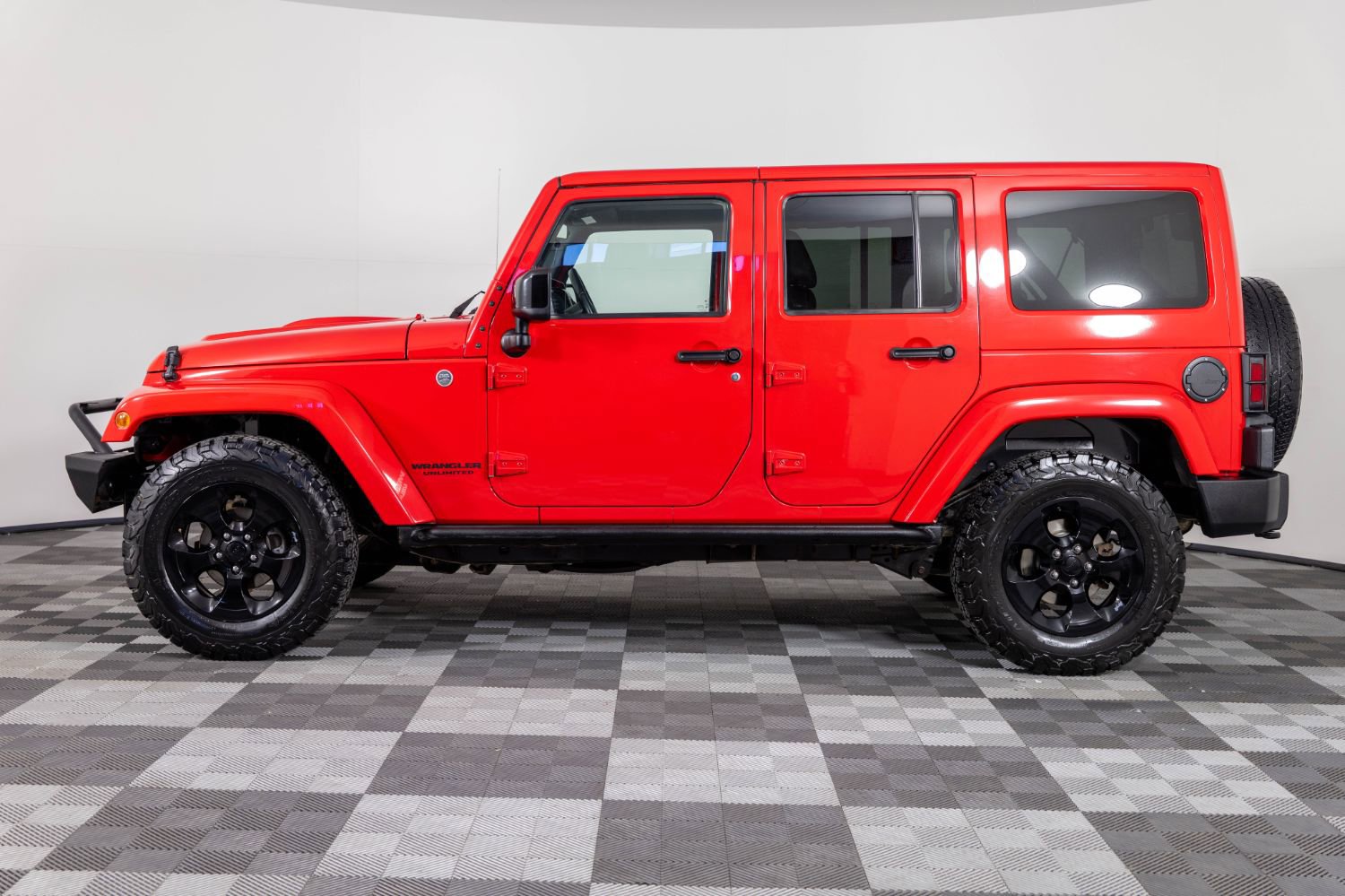 Used 2015 Jeep Wrangler Sahara image 3