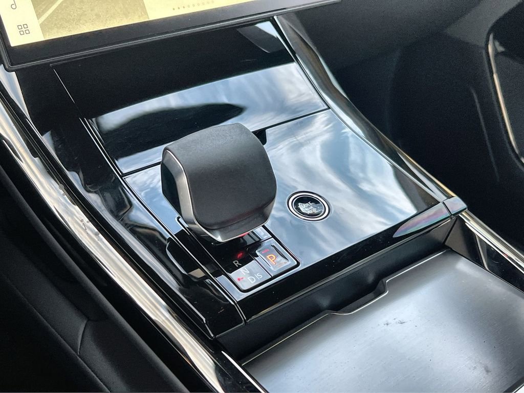 Used 2026 Land Rover Range Rover Sport SE image 27